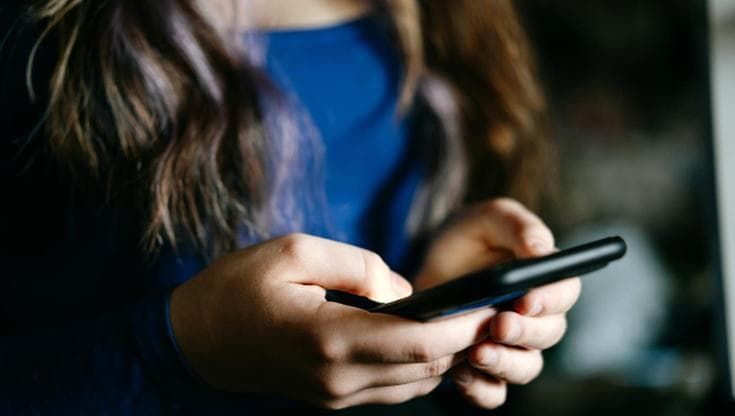 Abusi sessuali digitali, emergenza per 20 milioni di adolescenti