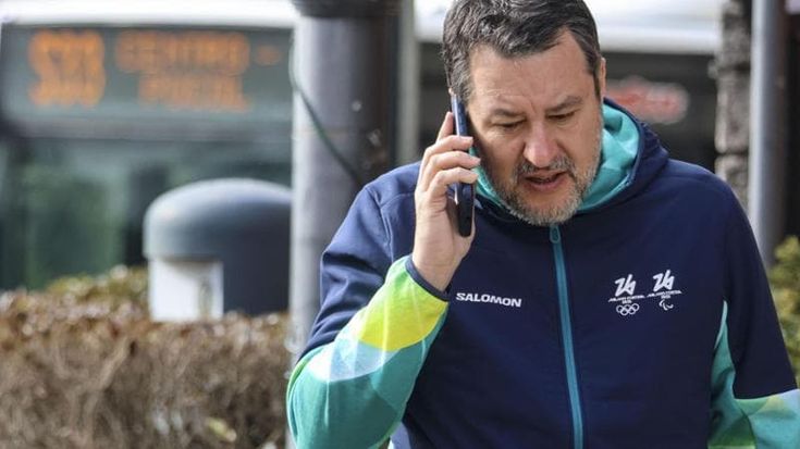 Scorte ai politici, il governo nasconde i dati “per riservatezza”. Ma Salvini nel 2019 li pubblicava