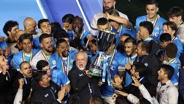 Il Napoli nell’anno del centenario, promessa di De Laurentiis: “Vogliamo fare sempre meglio”