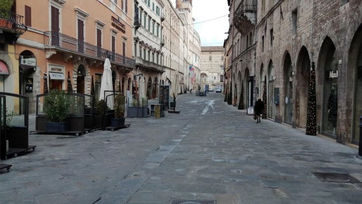 La grande paura di Perugia, in rosso per le varianti. “Qui inizia la terza ondata”