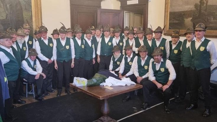 Il Coro degli alpini di Torino in una scena clou di “La Grazia”: “Emozionante girare con Sorrentino”