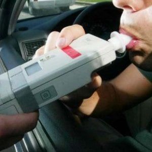 Coronavirus, a Torino sospesi i controlli "massivi" con gli etilometri per evitare contagi