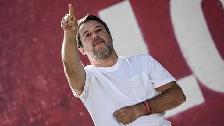 Salvini a Pontida, la mossa segreta del congresso. I frondisti spiazzati: “Non ce l’aspettavamo”