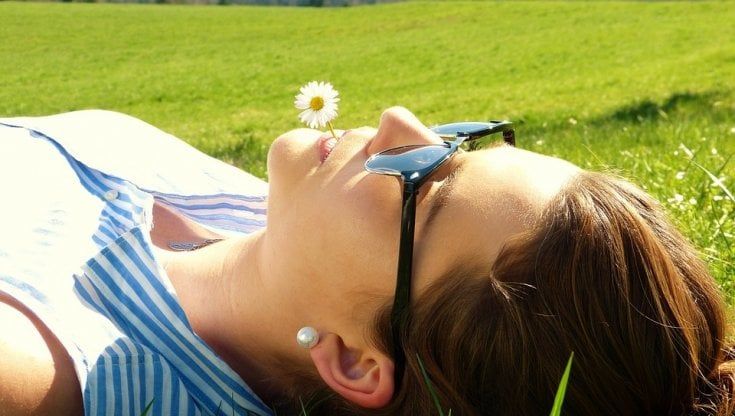 Come prendersi cura di pelle e capelli al rientro delle vacanze