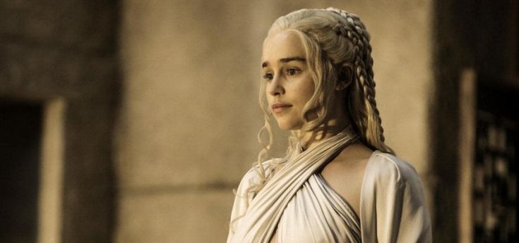 Emilia Clarke, dopo Daenerys c'è Lou: la guerriera del 'Trono' diventa romantica