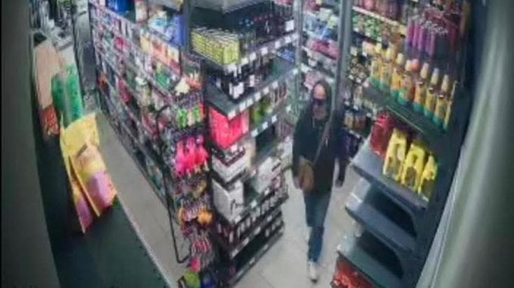 Rapina a mano armata supermercato Tigre di viale XXI Aprile, dipendente legato e 9mila euro rubati