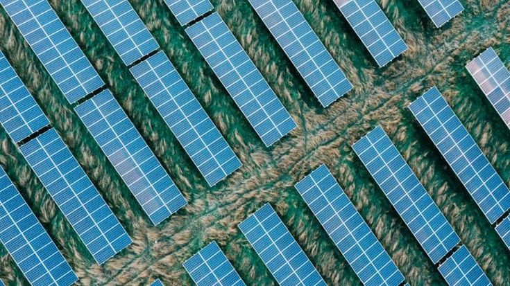 Energia, il 2026 dell’abbondanza: prezzi bassi, mercati volatili e nuove opportunità di investimento