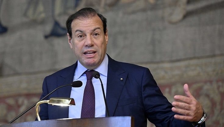 Fisco, obiettivo flat tax per tutti e zero Iva su pane e latte. L'incognita delle coperture