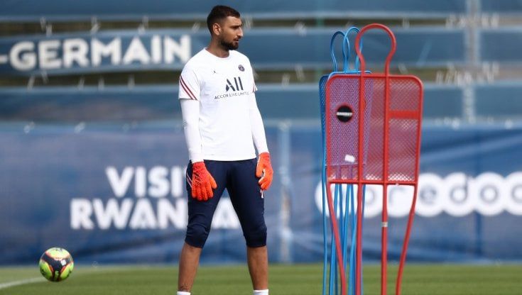 Milan, striscioni della Curva contro Donnarumma: ''Noi non dimentichiamo''
