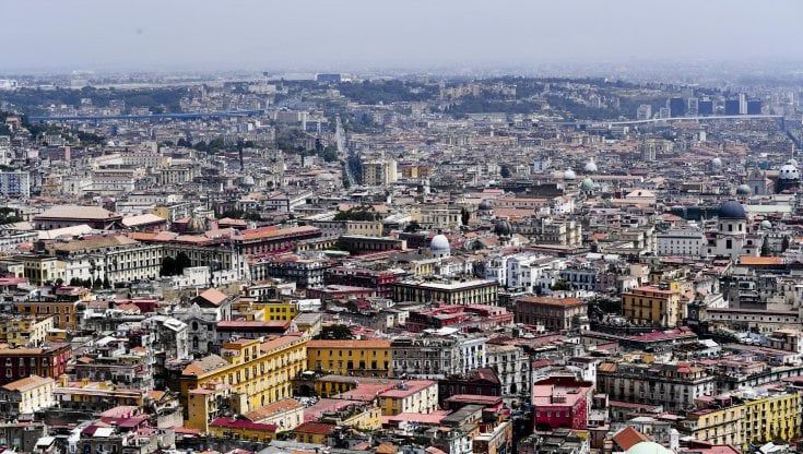 Mercato immobiliare, gli italiani ricorrono ai risparmi per comprare casa. Ma per mutui e compravendite sarà un anno da -10%