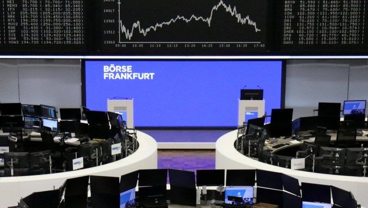 Milano vola del 3%, le Borse Ue chiudono in positivo. Francoforte record nonostante il calo dell'industria tedesca