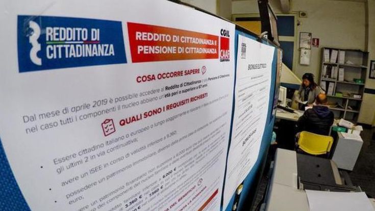 Reddito di cittadinanza bloccato: la beffa per gli immigrati vittime della burocrazia