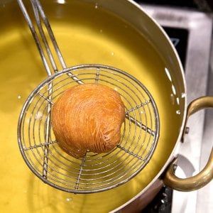 Napoli, dopo la riccia e la frolla arriva la sfogliatella fritta
