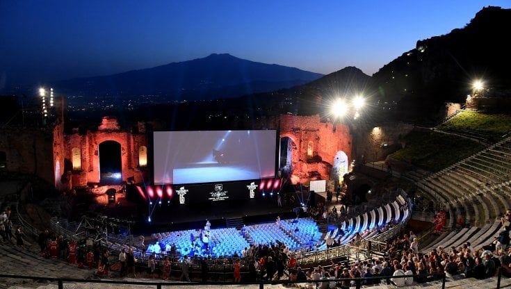 Taormina, Tornatore e un'orchestra ospiti della serata per "Ennio"