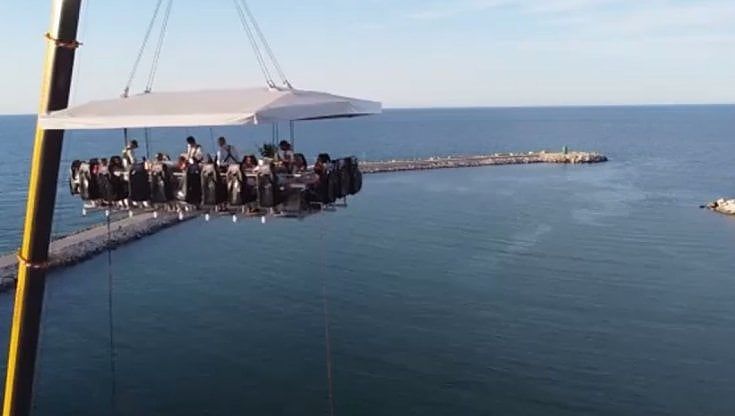 Bari, dopo la ruota panoramica sul lungomare si pensa al ristorante sospeso a 50 metri d'altezza