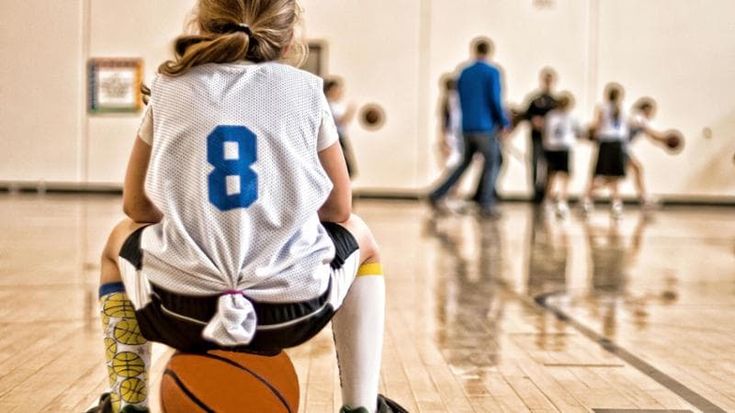 Le attività per i figli, per un anno di sport una famiglia spende da 400 a 1.000 euro
