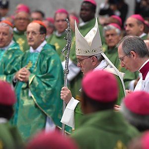 Papa Francesco chiude il sinodo: "È stato faticoso, ma porterà frutto"