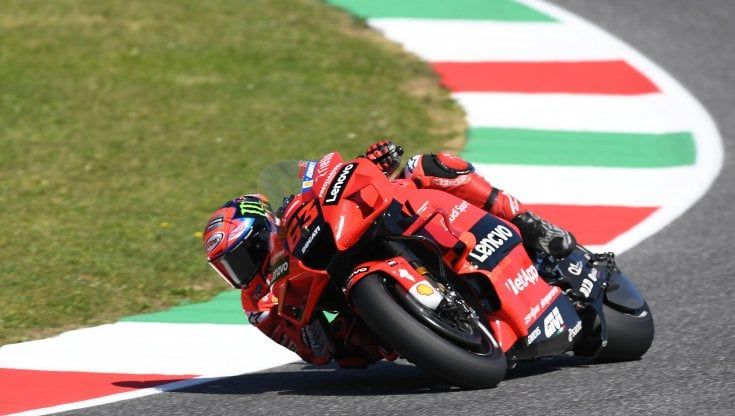 MotoGp, Mugello: Bagnaia il più veloce nelle libere. Terzo Morbidelli, disastro Rossi