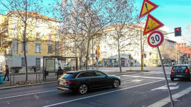 Cavo-ghigliottina in viale Toscana a Milano, la folle notte di tre ragazzi annoiati tra gare di velocità e risate. Il testimone: “Un’auto ha sbattuto e loro ridevano”