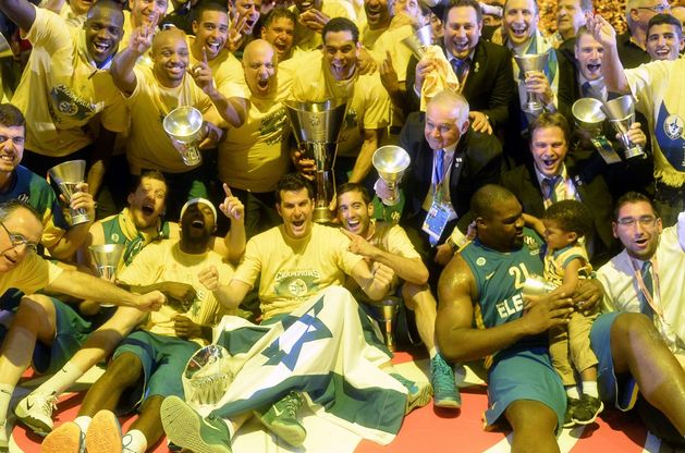 Basket Eurolega, trionfa il Maccabi: ed &egrave; subito festa da Milano a Tel Aviv