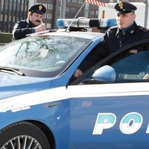 Bruciata l'auto all'avvocato della cronista sotto scorta