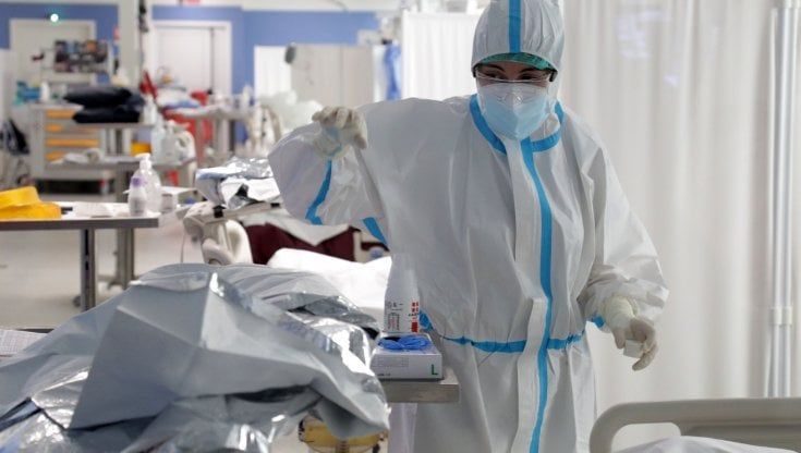 Sicilia, duemila contagi al giorno entro la fine dell’anno: “Pronti per l’emergenza”