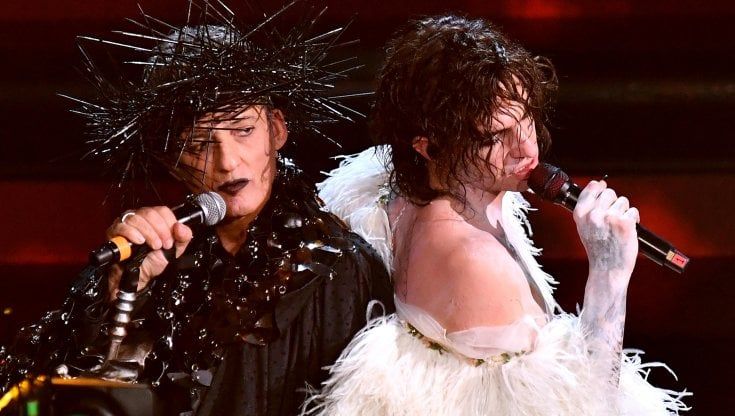 Sanremo 2021: quarta serata, Fiorello show con Achille Lauro. Gaudiano vince tra le Nuove proposte