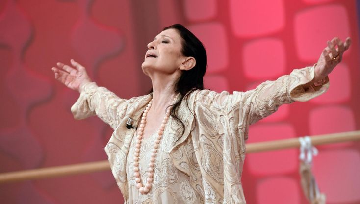 Carla Fracci, il ricordo con le più belle foto in scena
