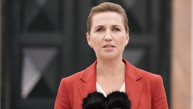 Danimarca, la premier socialdemocratica costretta a nuove elezioni a causa dei visoni. E nei sondaggi vola l'estrema destra