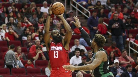 Basket, Nba: cadono Warrios e Lakers. Super Harden affonda i Celtics