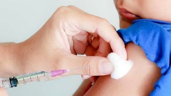 "In Piemonte vaccini meno efficaci per risparmiare": scoppia la polemica sull'anti-pneumococco
