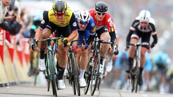Ciclismo, Parigi-Nizza: sprint di Groenewegen, Viviani secondo