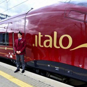 Apre il parcheggio della stazione. Alta velocità: Italobus passa da Parma