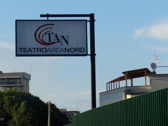 Piscinola, sigilli al Teatro Area Nord