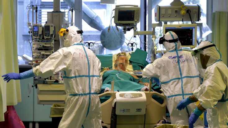 Tra i malati di Bergamo. "Restano a occhi aperti per paura di non svegliarsi"