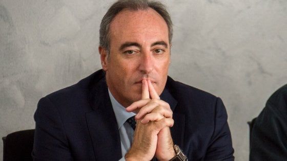 "Governo traballa come i malati di Parkinson": polemiche sulla frase dell'assessore regionale al welfare 