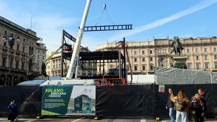 Salvini: “In città mancano simboli olimpici”. Gli addetti: tempi giusti, addobbi da dicembre