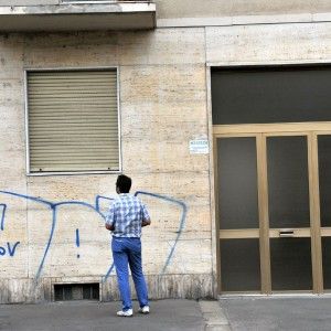 Strangolata la donna trovata morta in casa davanti al suo bimbo