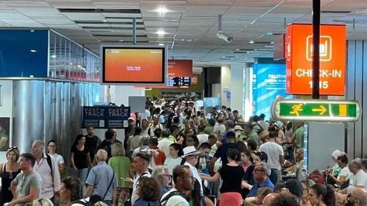 Pasqua, previsto boom di turisti: negli aeroporti siciliani 530 mila arrivi