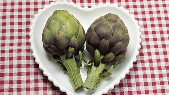 Piccola guida ai carciofi, così scontrosi e così saporiti
