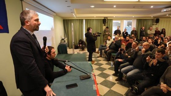 Bologna, Casapound esce allo scoperto: "Noi non rinneghiamo il fascismo"