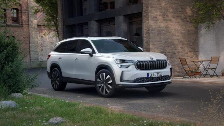 Skoda Kodiaq atto secondo: ecco come cambia il Suv a 7 posti. Ora è anche ibrido plug-in