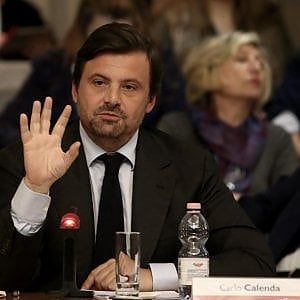 Calenda: "Il servizio pubblico tv usi le risorse con efficienza". Anzaldi (Pd): lotta aperta alle fake news