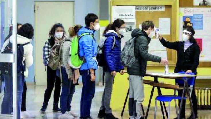 Covid, la preside pubblica il bollettino settimanale dei contagi: "Trasparenza per fermare caccia all'untore nelle chat"