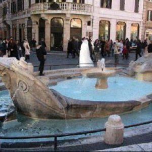 Monetine nelle fontane, il Comune le rivendica: "Risorse per i restauri"