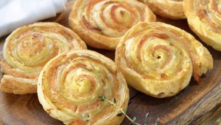 Gli involtini di salmone e Gorgonzola in pasta sfoglia 