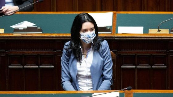 Dl Scuola, via libera definitivo della Camera dopo le polemiche: è legge. Azzolina: "Ora linee guida per settembre"