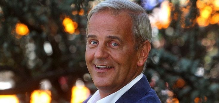 Enrico Bertolino e la Costituzione: "Con 'Perché boh' voglio riflettere col pubblico sul referendum"