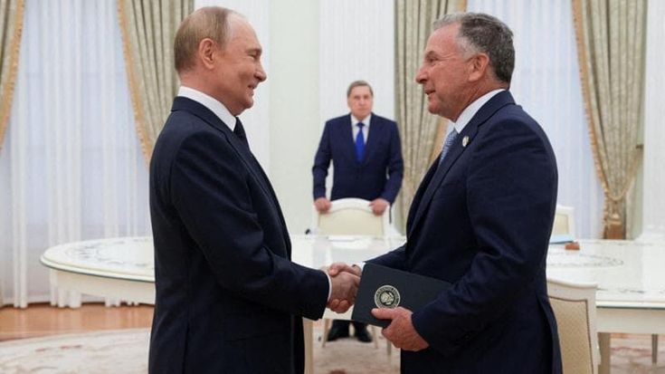 Le telefonate al Cremlino sul piano per Kiev: scoppia il caso Witkoff
