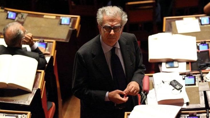 Zanda: “Per l’elezione diretta del premier non basta la legge costituzionale. Serve l’assemblea costituente”